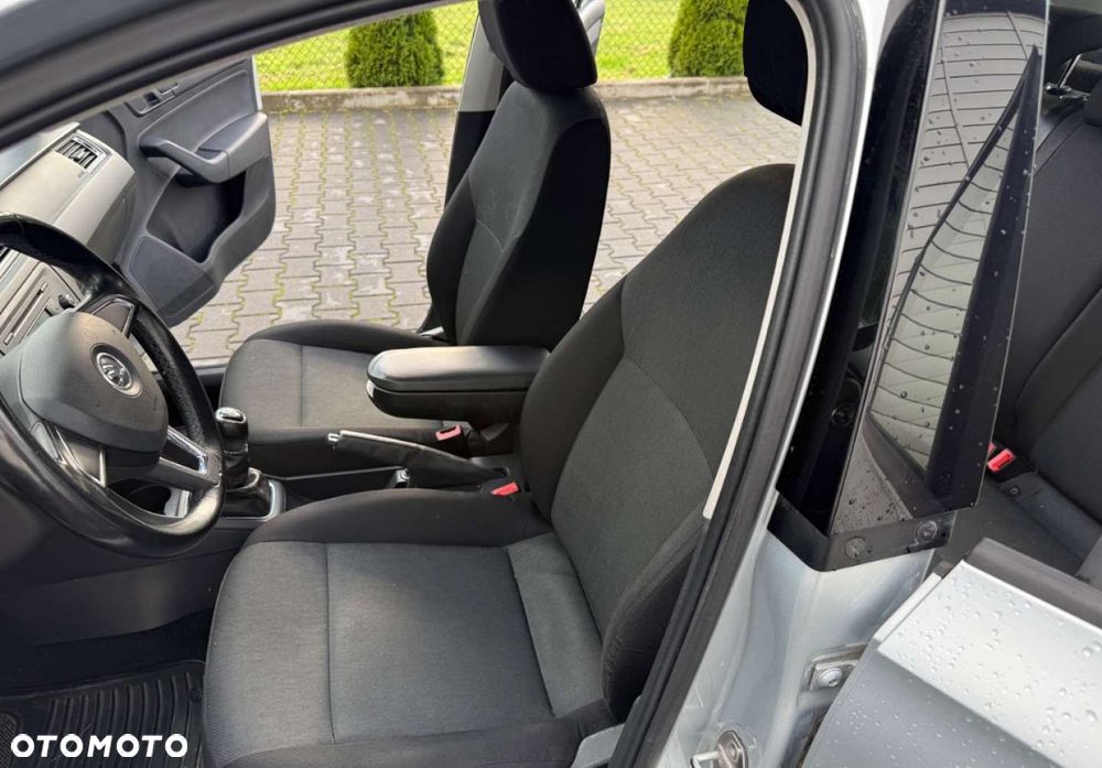 Skoda RAPID - 14