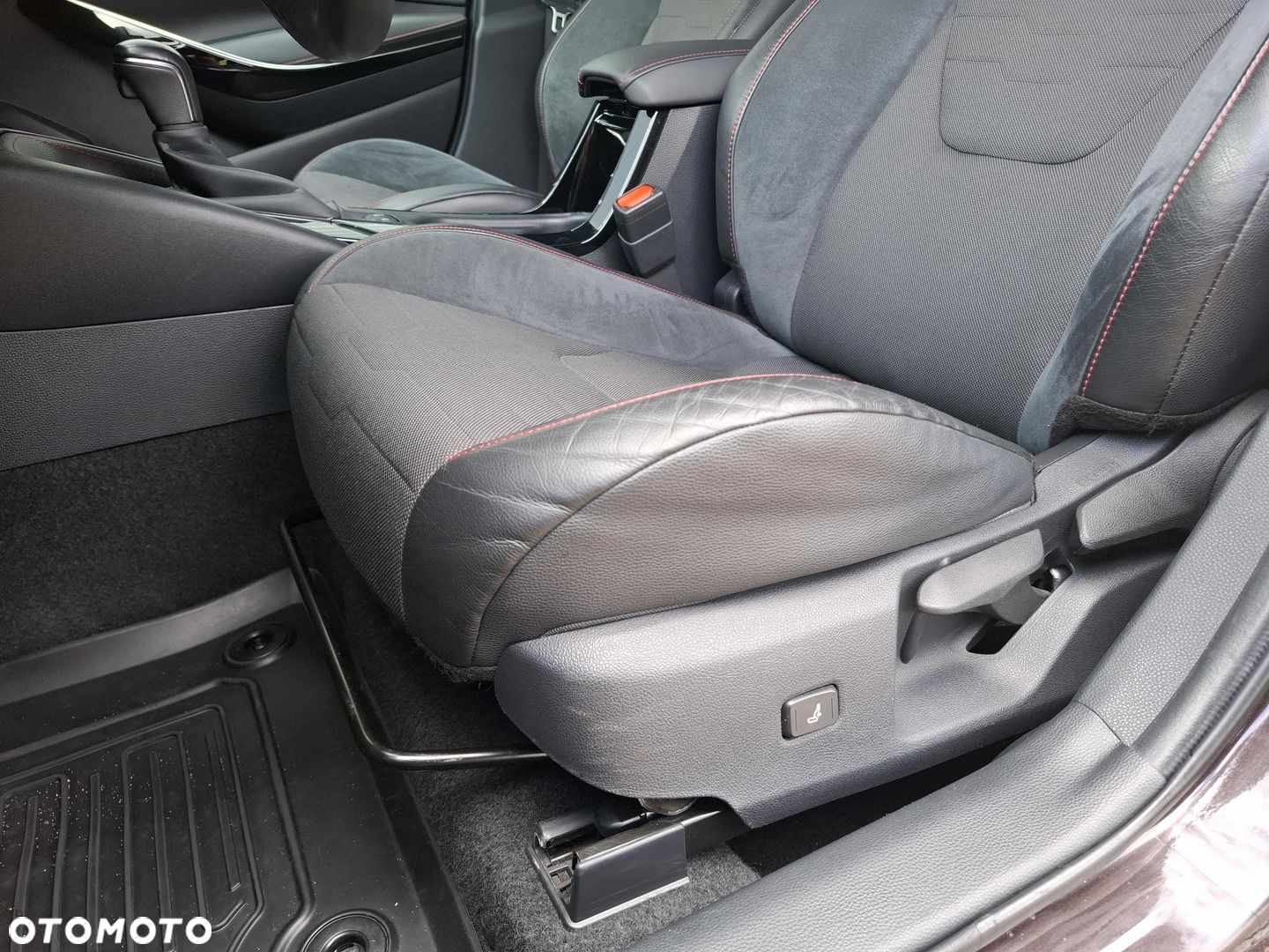 Toyota Corolla - 10