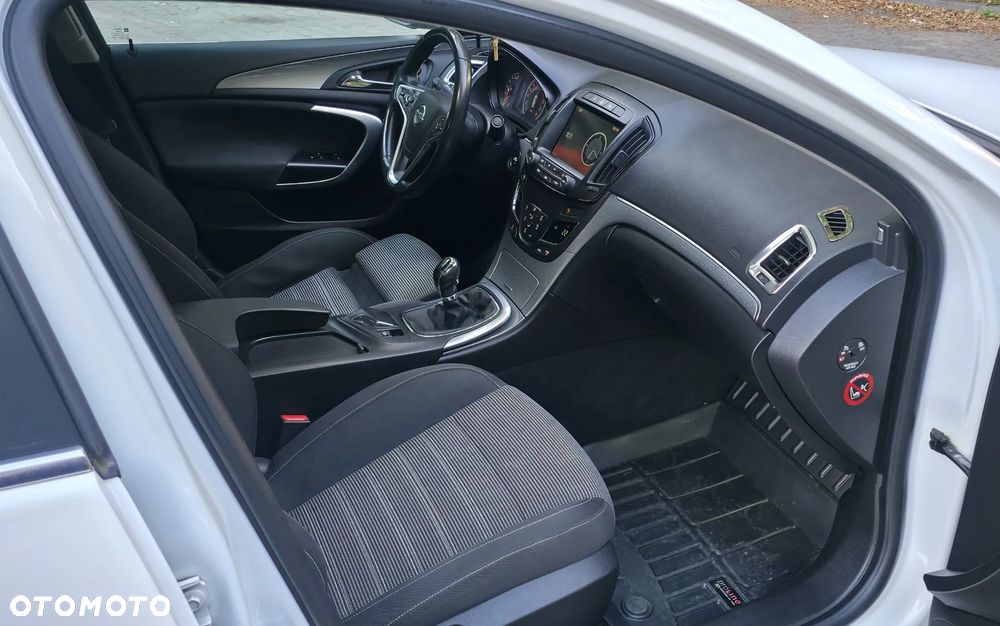 Opel Insignia 1.6 T Cosmo S&S - 11
