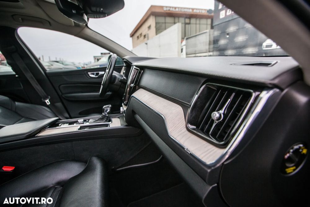 Volvo XC 60 D4 Geartronic Momentum - 24