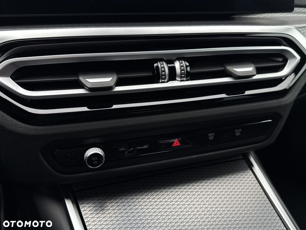 BMW Seria 3 320d xDrive - 15