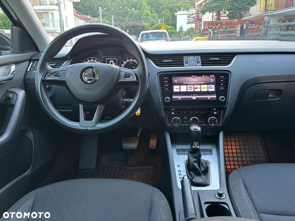 Skoda Octavia 2.0 TDI SCR Ambition DSG - 9