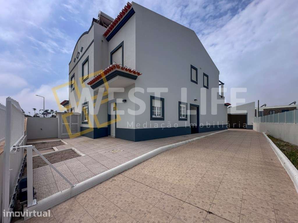 Moradia T3 Renovada - Logradouro e Churrasqueira - A 2 minutos da p... - Grande imagem: 4/28