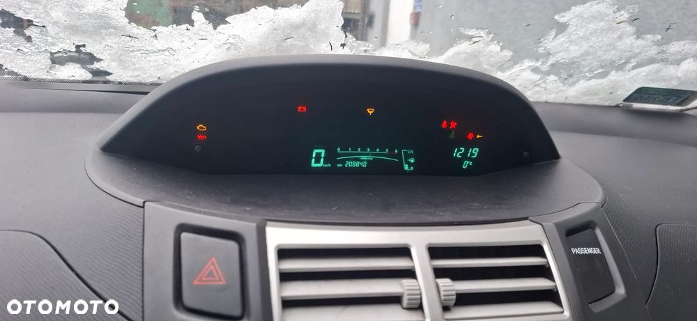 Toyota Yaris II 1,4 ND-TV na części - 11