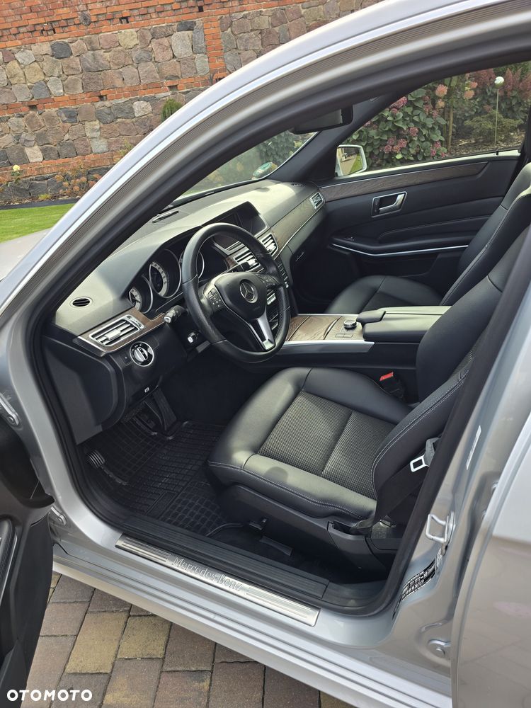 Mercedes-Benz Klasa E 350 BlueTEC 4-Matic Classic - 9