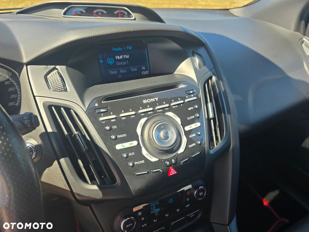 Ford Focus 2.0 EcoBoost ST - 23