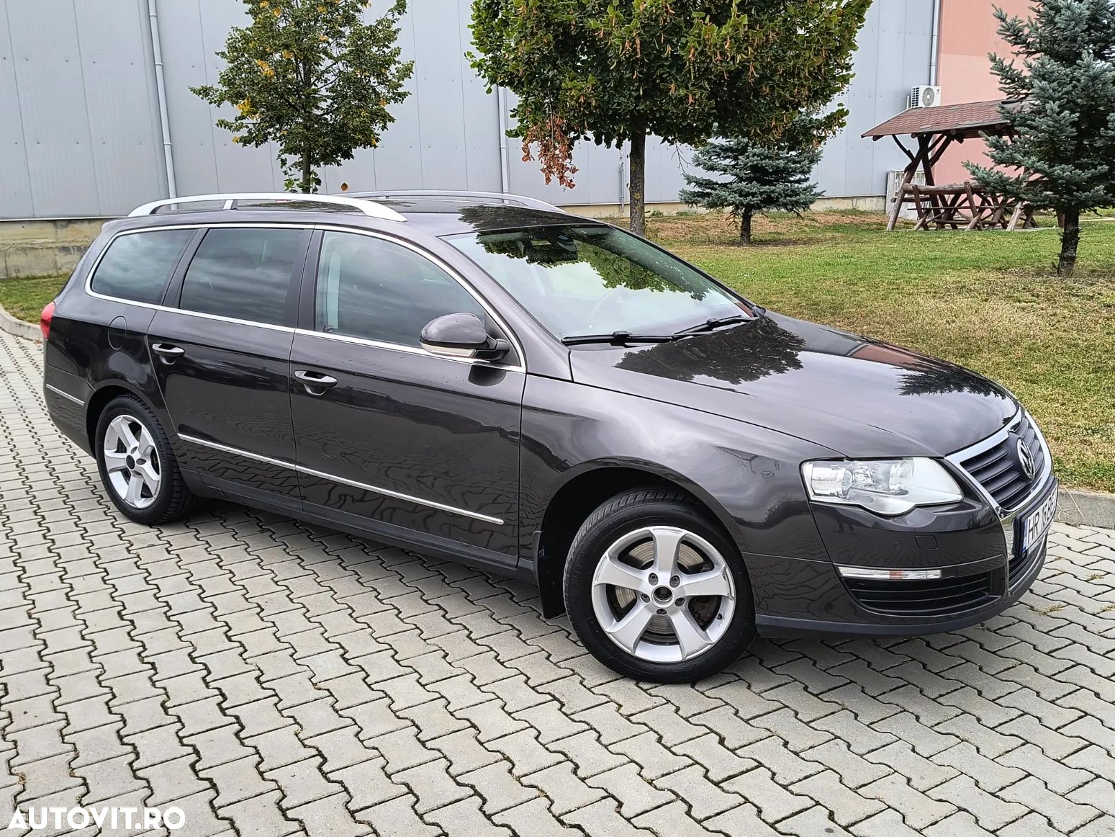 Volkswagen Passat - 1