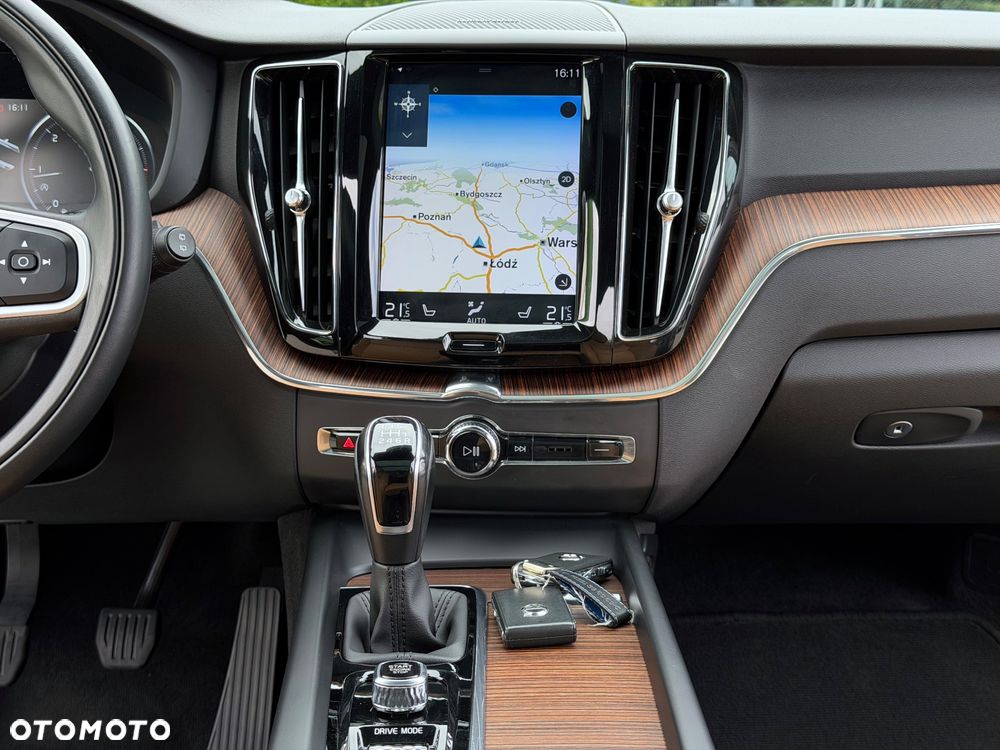 Volvo XC 60 D4 Momentum Pro - 27