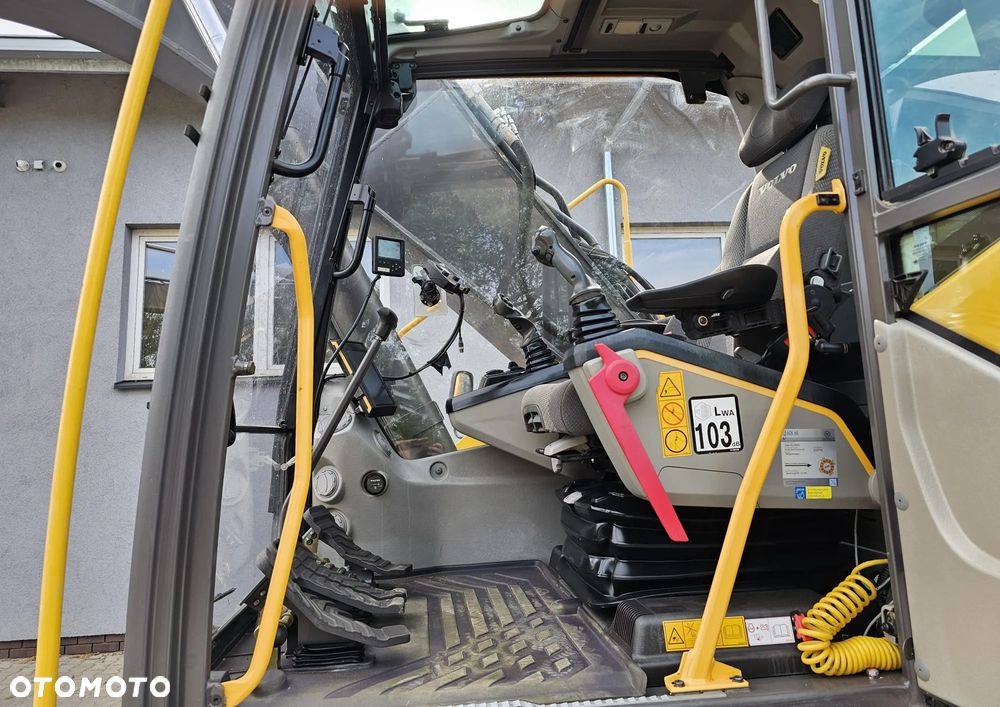 Volvo EC250EL - 9