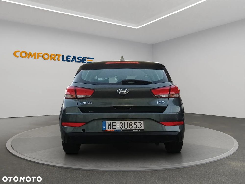 Hyundai i30 1.5 DPI Classic + - 6