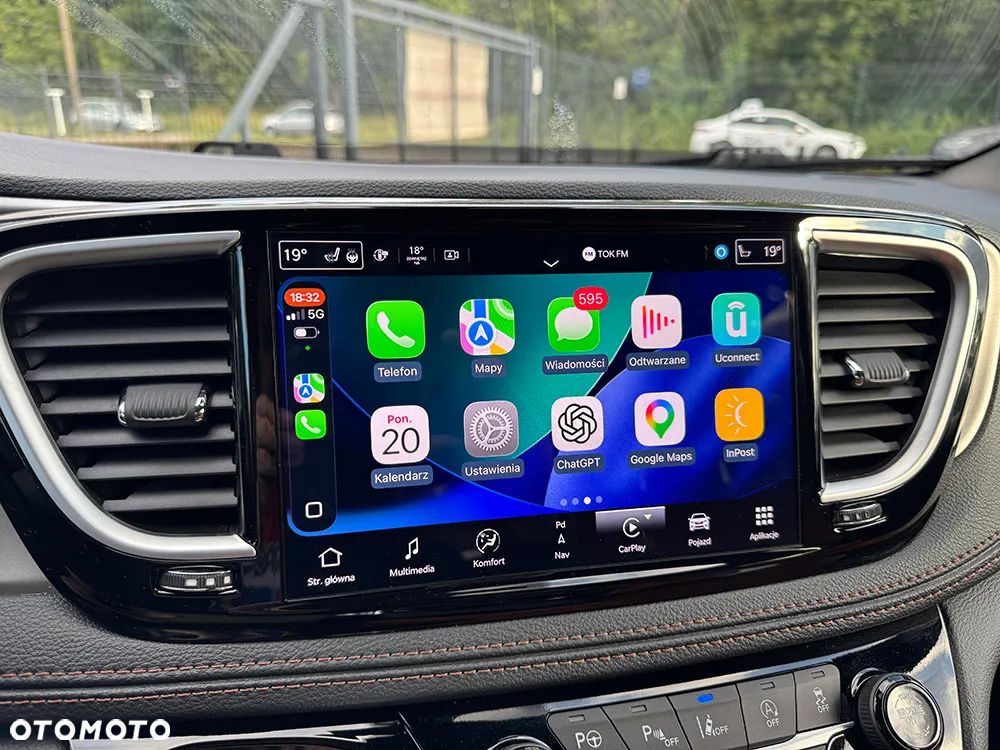 Chrysler Pacifica - 33