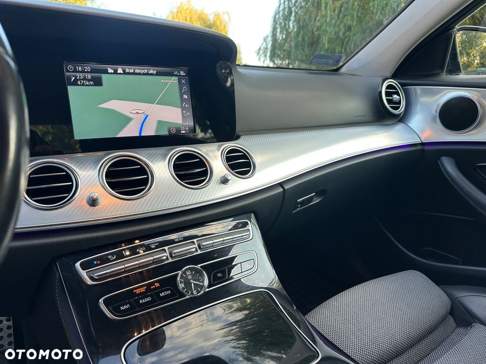 Mercedes-Benz Klasa E 200 d 9G-TRONIC - 29