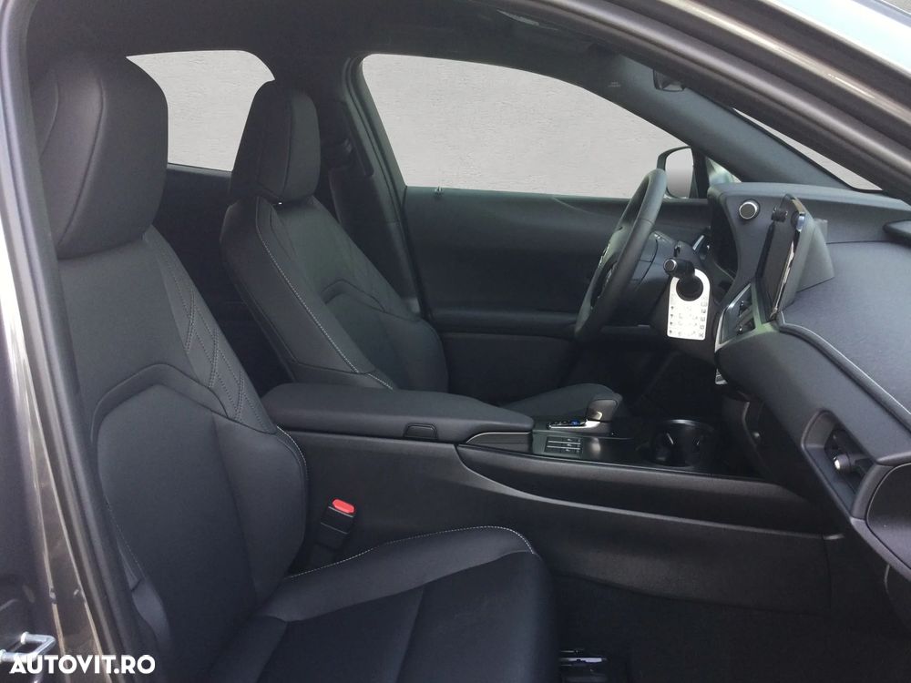 Lexus UX 300h FWD CVT HEV F Sport Design - 12