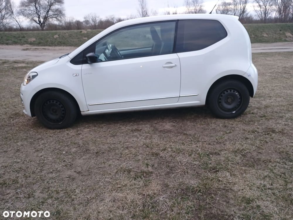 Volkswagen up! white - 1