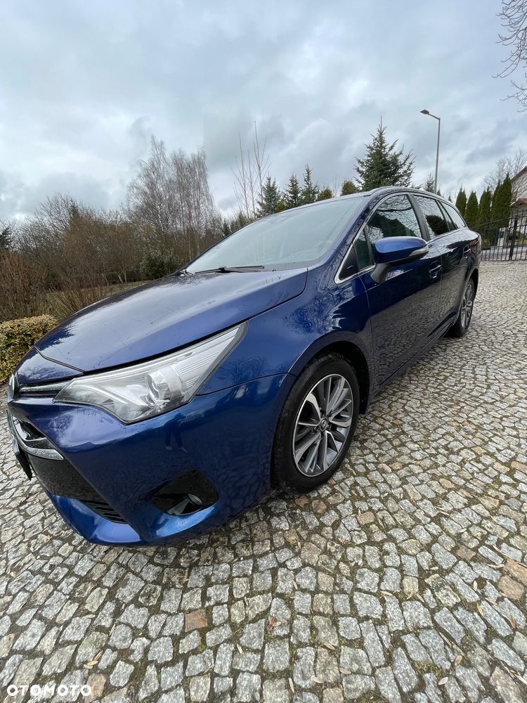 Toyota Avensis - 2