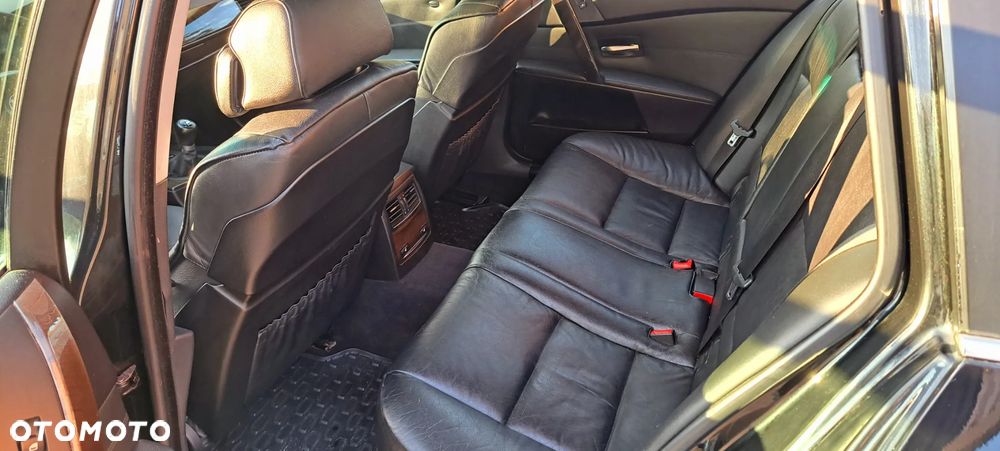 BMW Seria 5 525i - 11