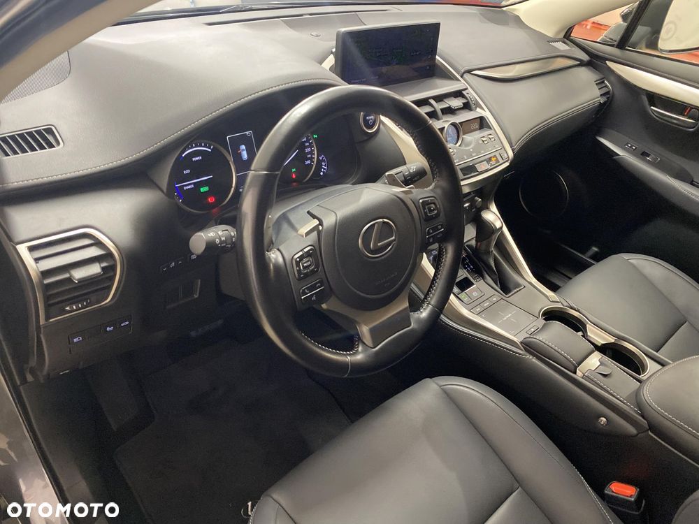 Lexus NX 300h F Impression AWD - 10