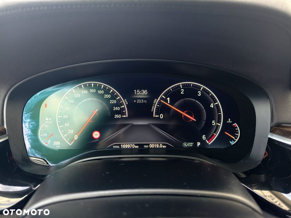 BMW Seria 5 520d xDrive Sport - 13
