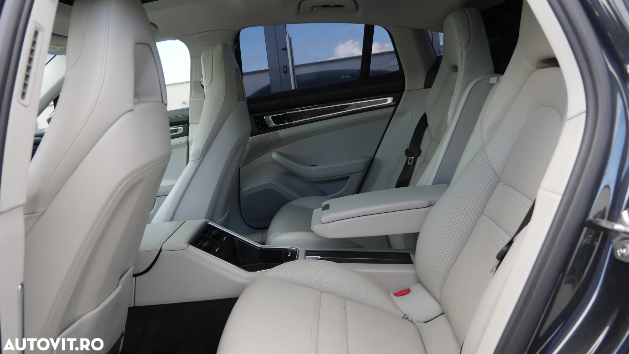 Porsche Panamera 4S - 9