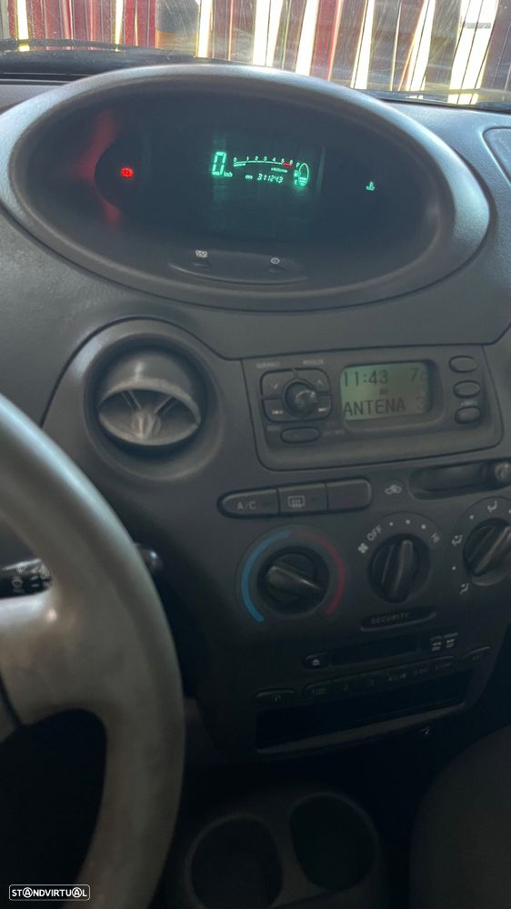 Toyota Yaris 1.4 D-4D Sol ABS+CD+AC - 10