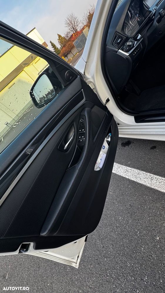 BMW Seria 5 530d xDrive AT - 17