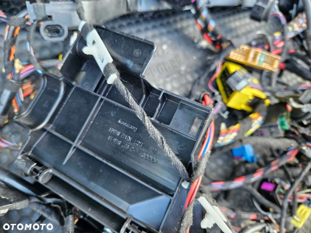 Wiazka Instalacja Wnetrza Europa 2.7 TDI V6 BPP Diesel Manual Audi A6 C6 Sedan 2005r - 32