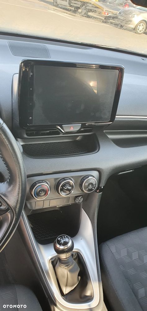 Toyota Yaris 1.5 Comfort - 22