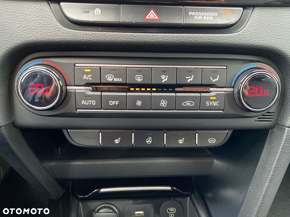 Kia Ceed - 28