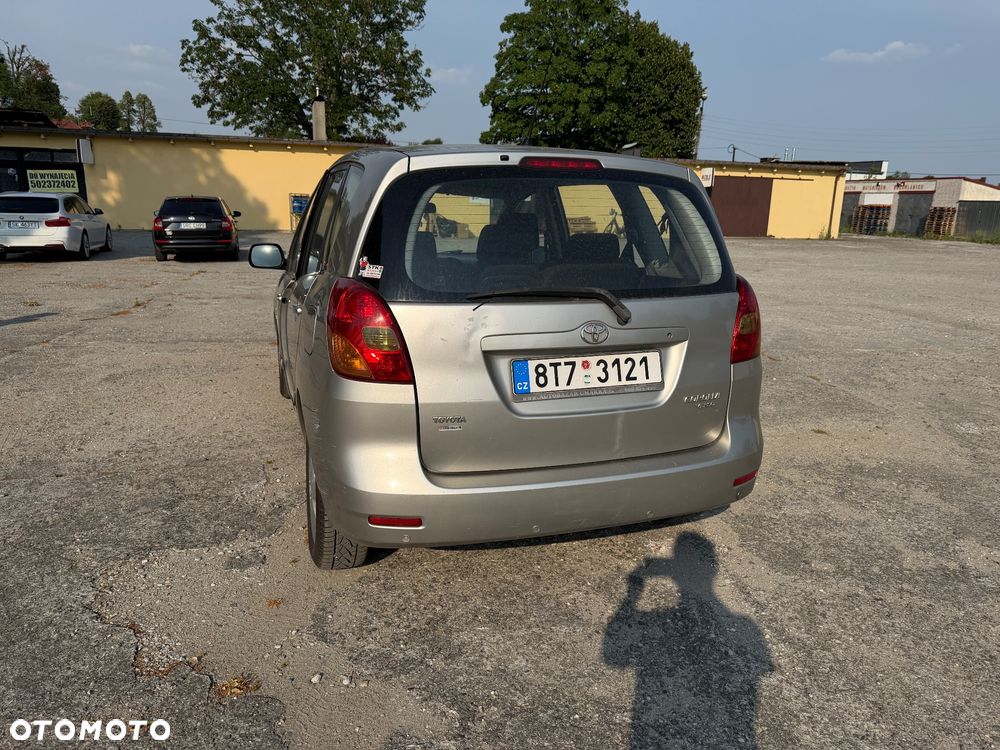 Toyota Corolla Verso 2.0 D-4D - 6