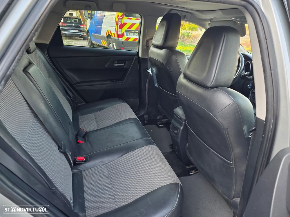 Toyota Auris Touring Sports 1.8 HSD Comfort +P.Sport+Navi - 9