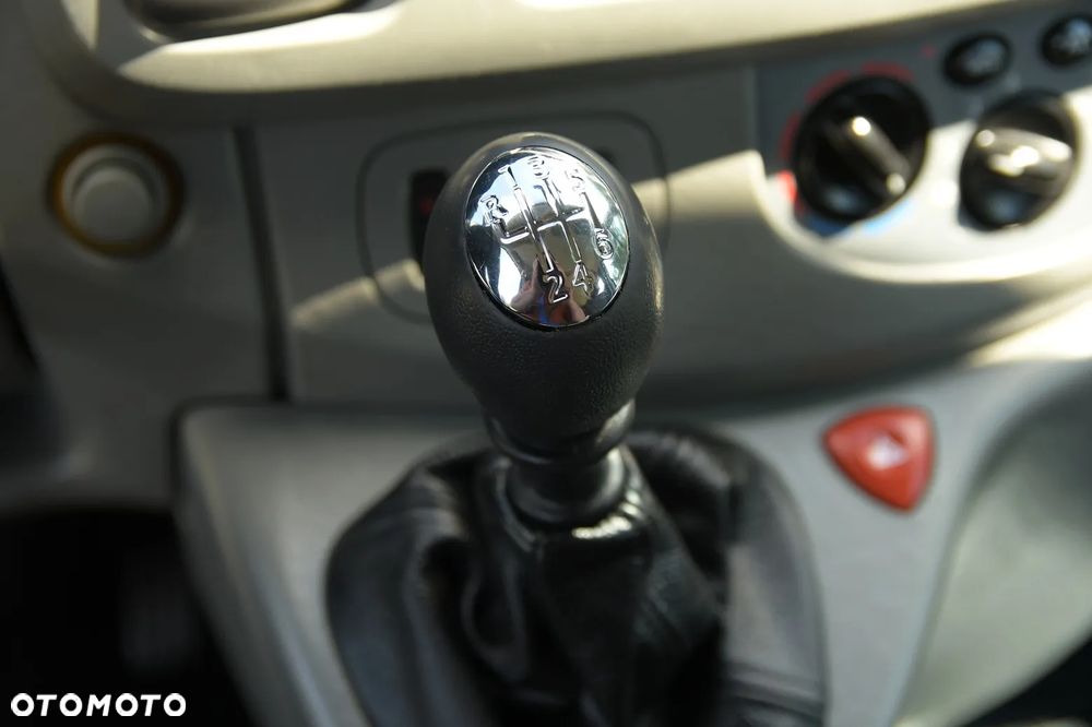 Opel Vivaro - 30