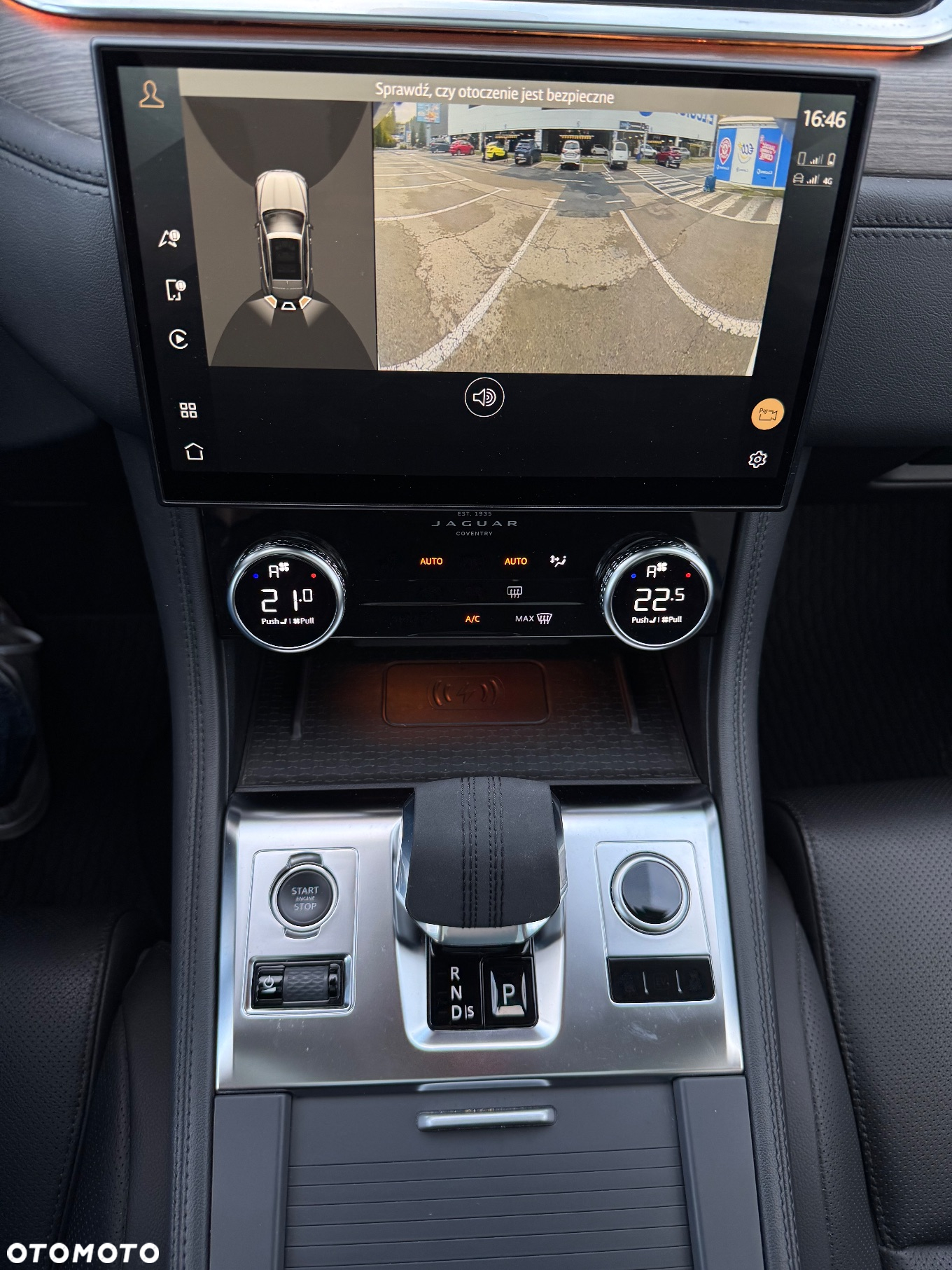 Jaguar F-Pace P250 AWD R-Dynamic SE - 28