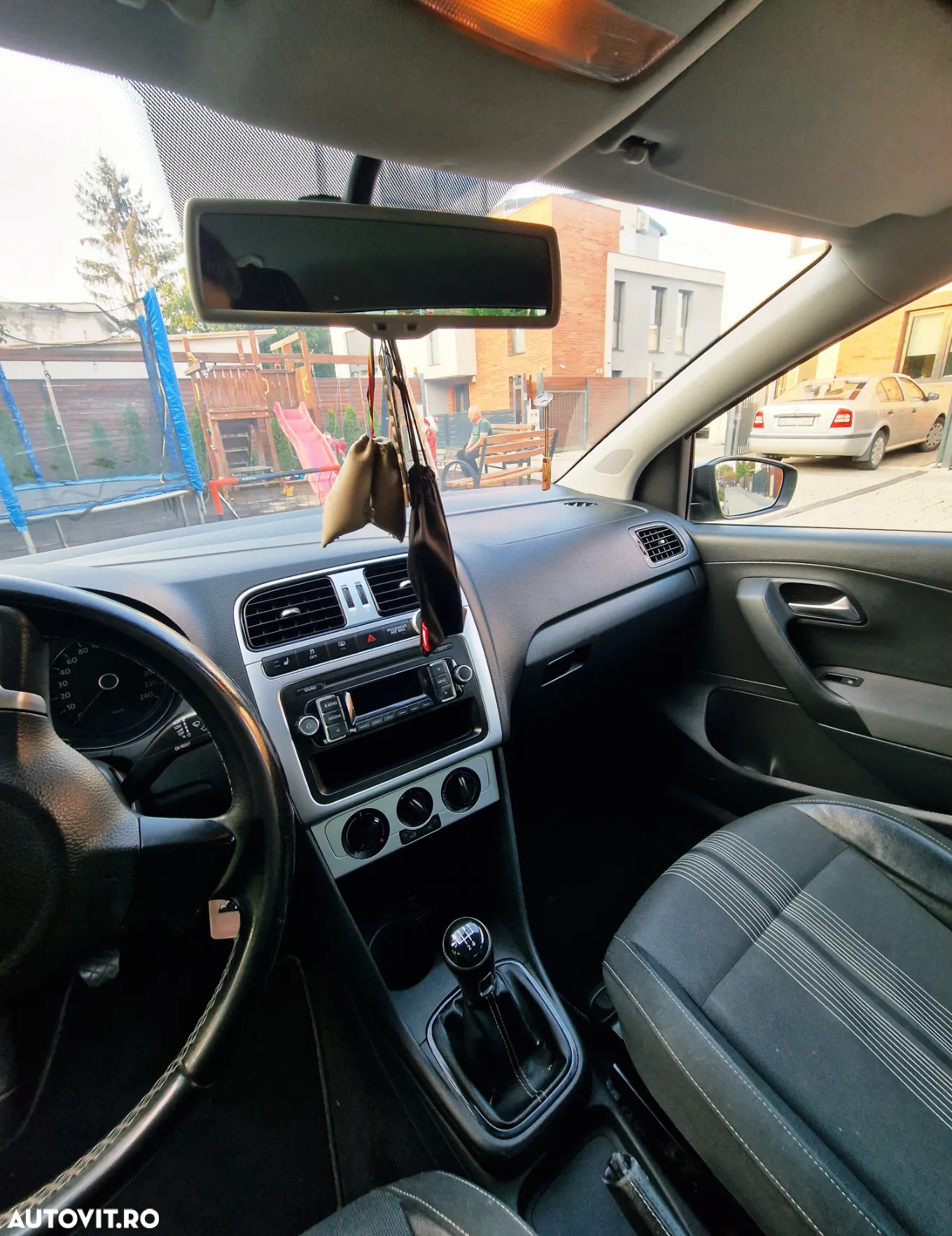 Volkswagen Polo 1.6 TDI Comfortline - 4
