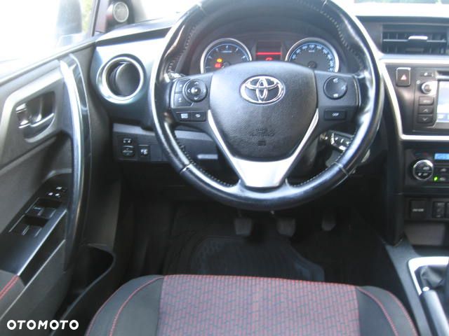 Toyota Auris 1.6 Premium - 11