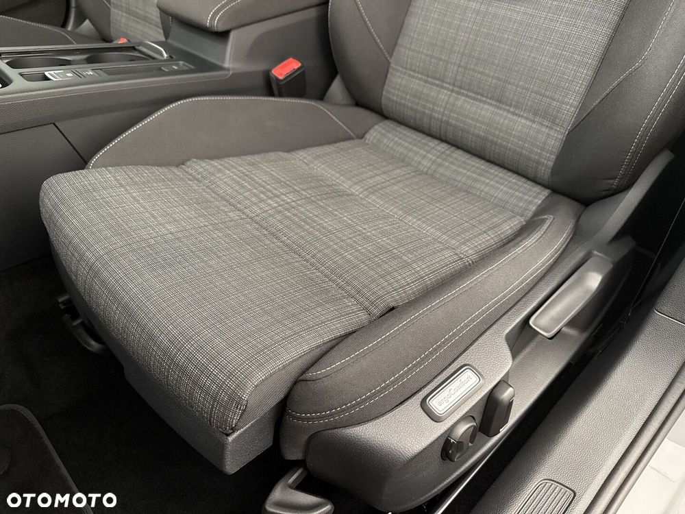 Volkswagen Passat - 13