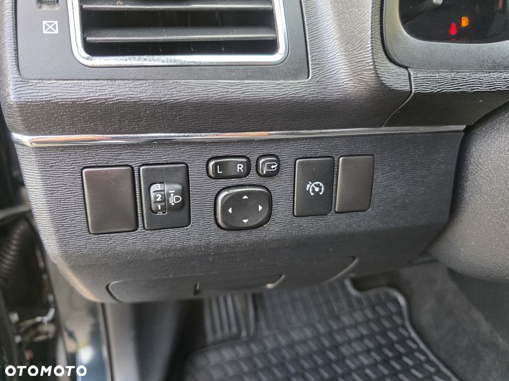 Toyota Avensis - 22
