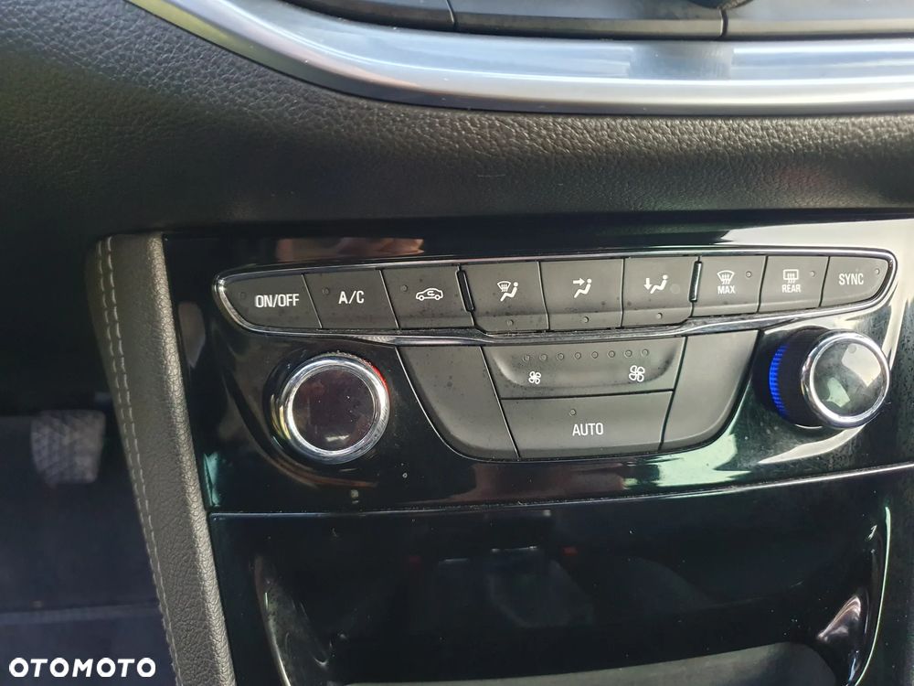 Volvo V40 T3 R-Design Kinetic - 17