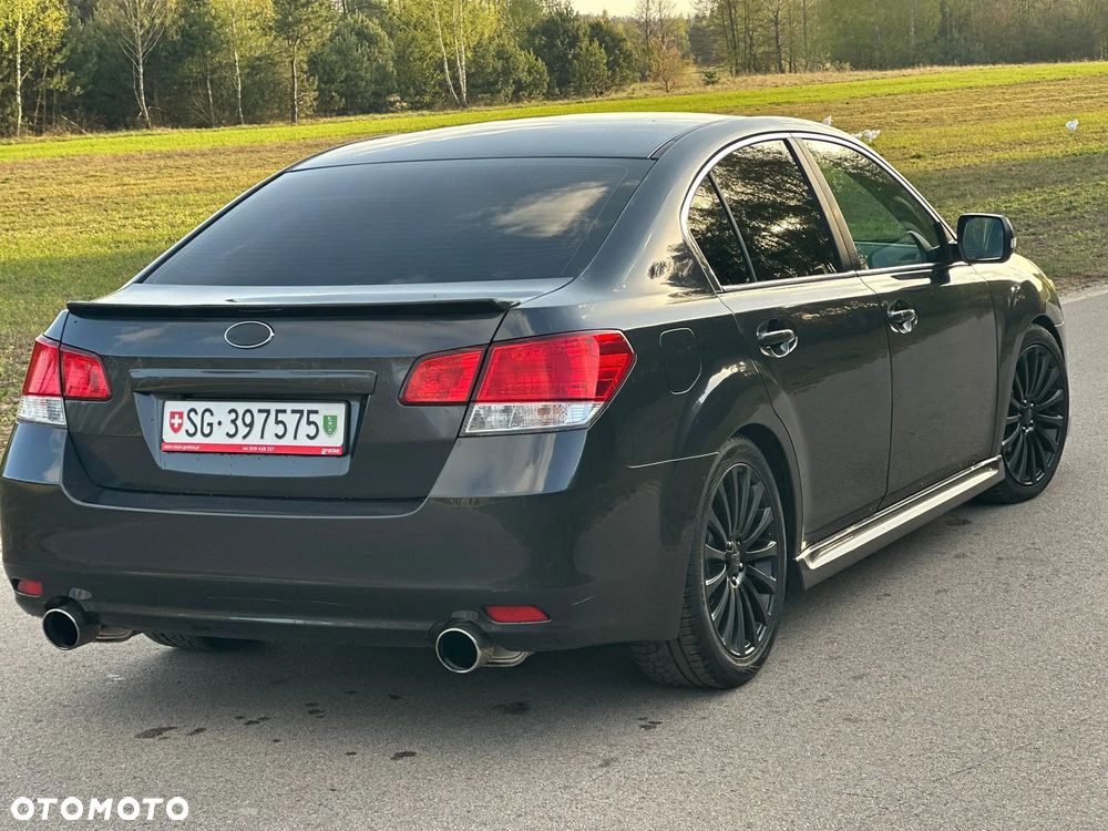 Subaru Legacy 2.5i GT - 4