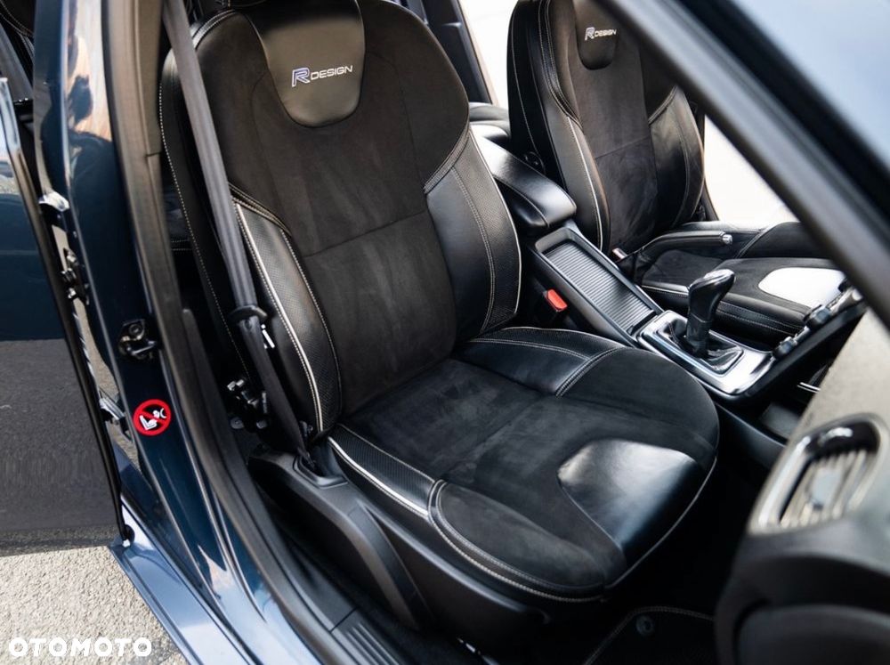 Volvo V40 D2 R-Design - 29