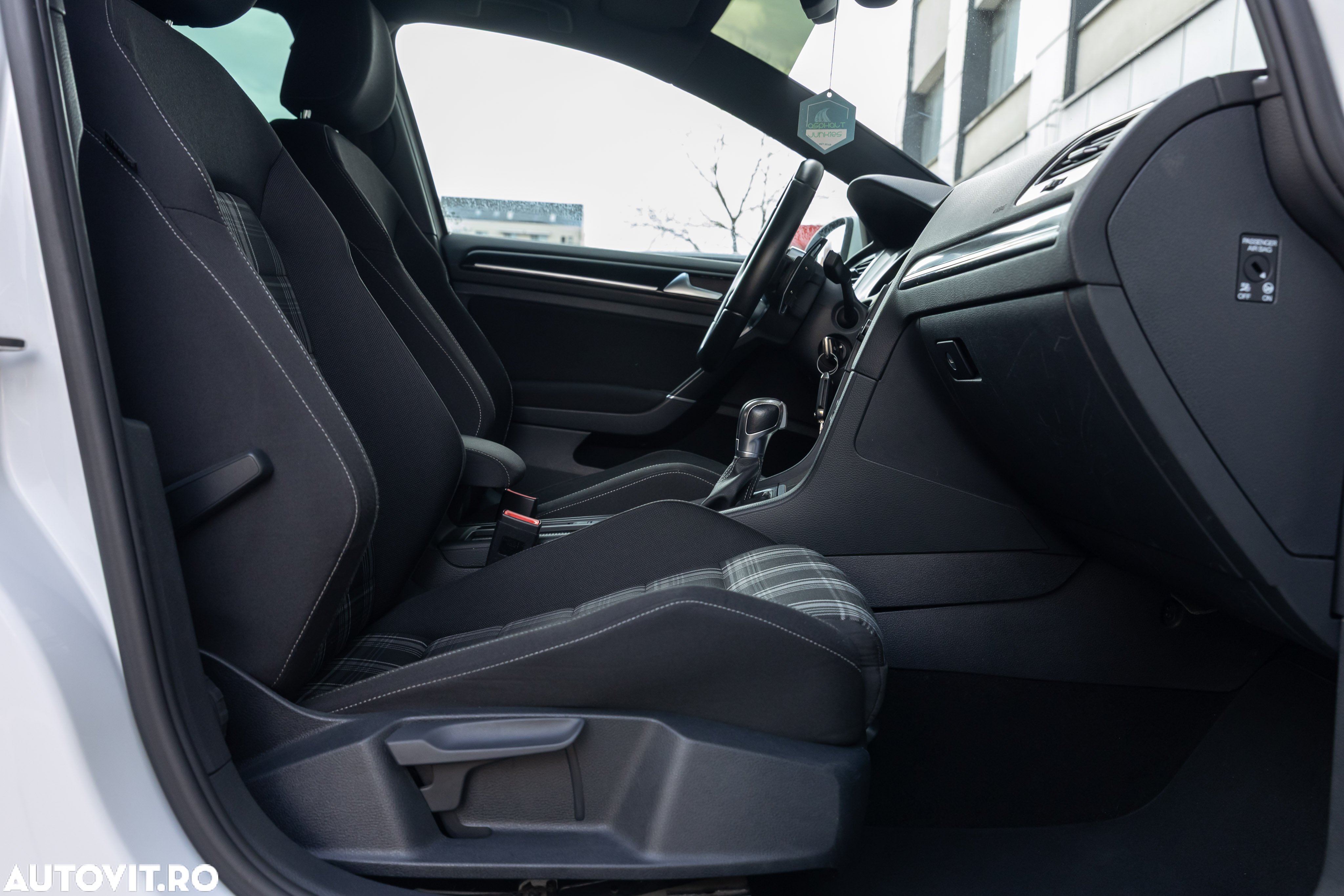 Volkswagen Golf GTD 2.0 TDI SCR DSG - 11