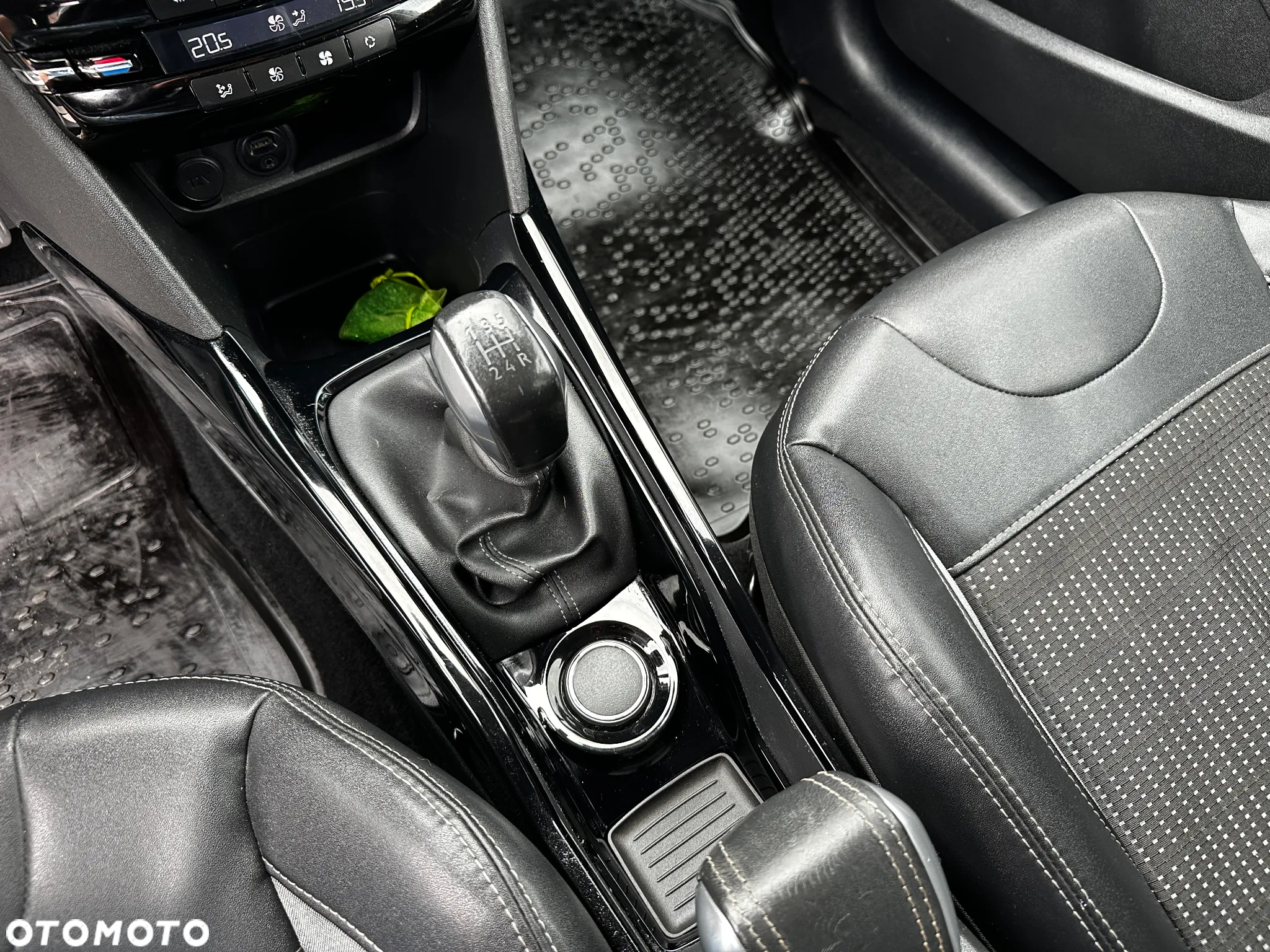 Peugeot 2008 - 16