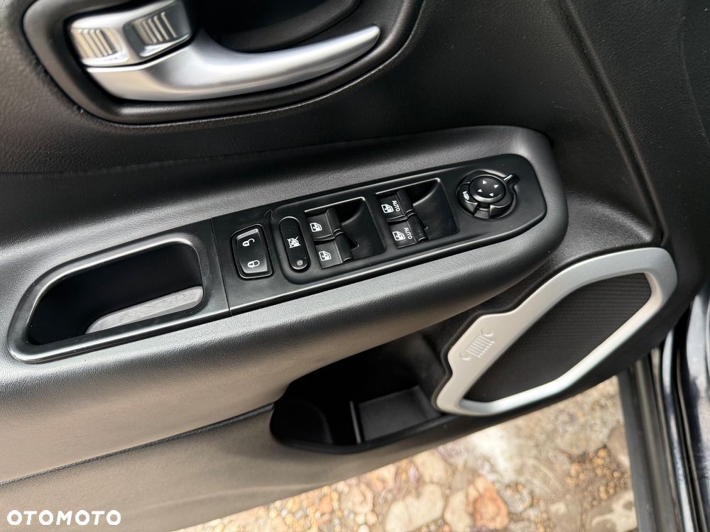 Jeep Renegade 1.4 MultiAir Limited FWD S&S - 24