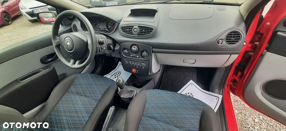 Renault Clio - 29