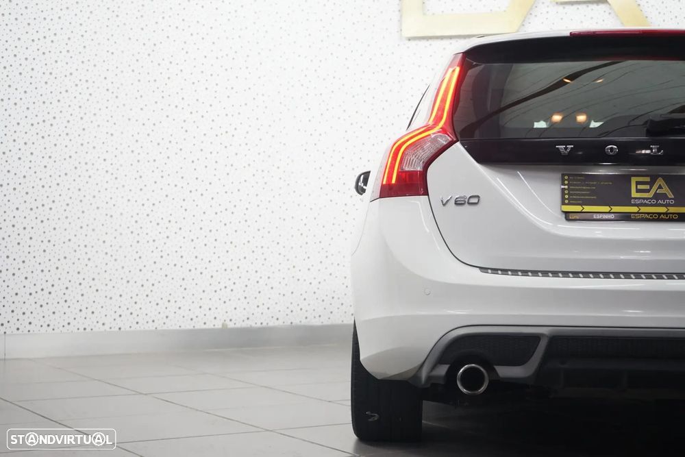 Volvo V60 1.6 D2 R-Design - 11