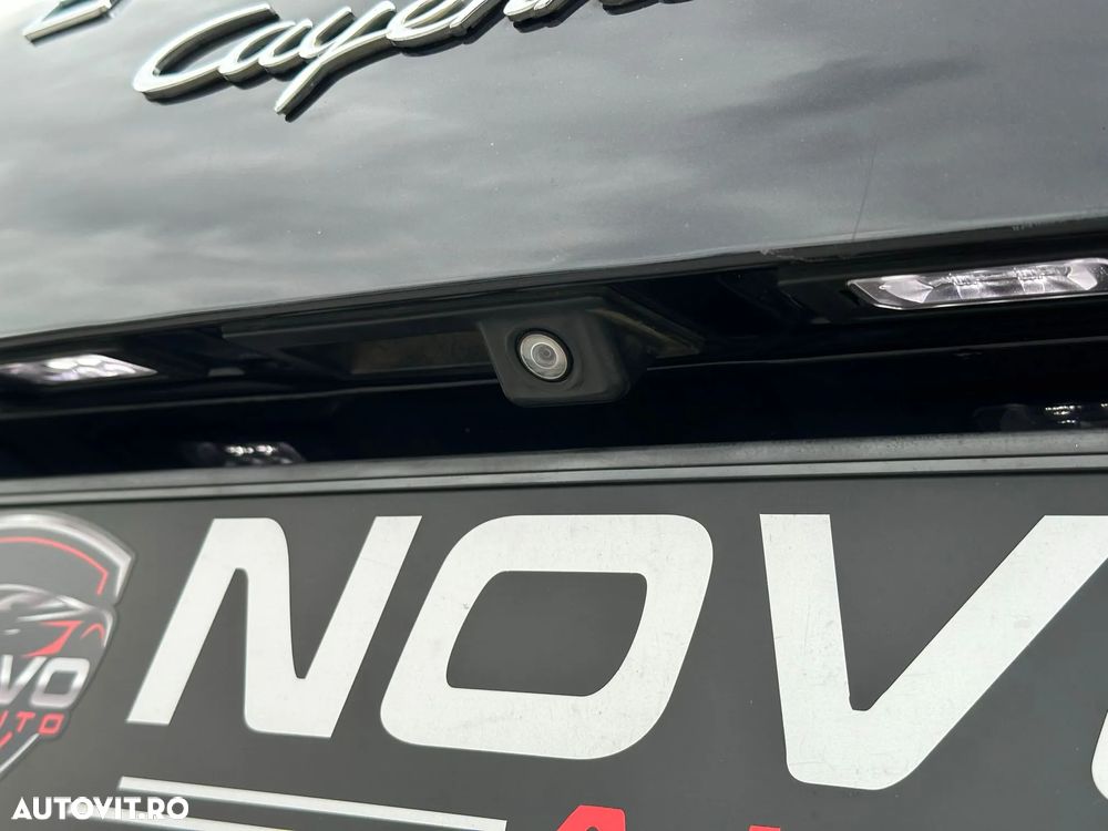Porsche Cayenne 3.0 L - 35