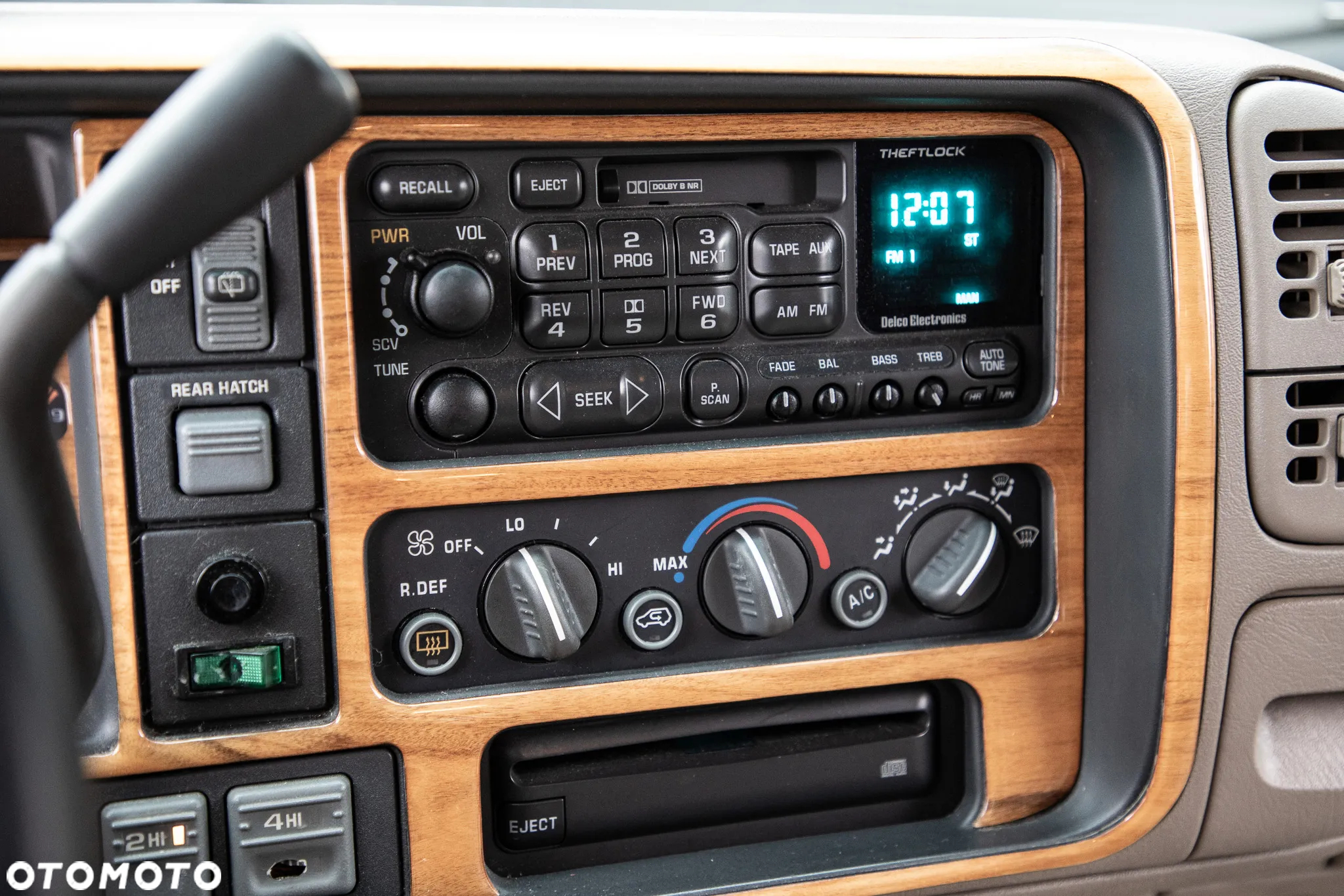 Chevrolet Tahoe - 19
