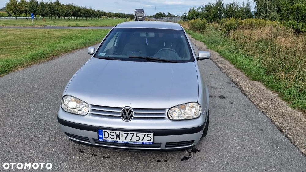 Volkswagen Golf - 2