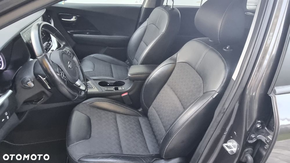 Kia Niro 1.6 GDI Hybrid L Business Line - 12