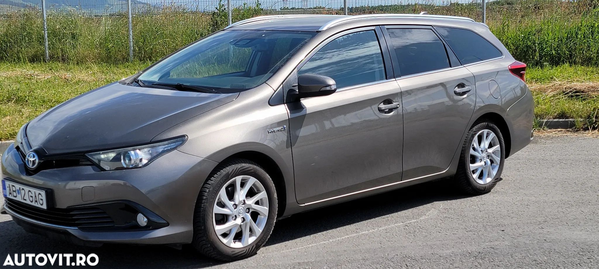 Toyota Auris 1.8 VVT-i Hybrid Automatik Design Edition - 1