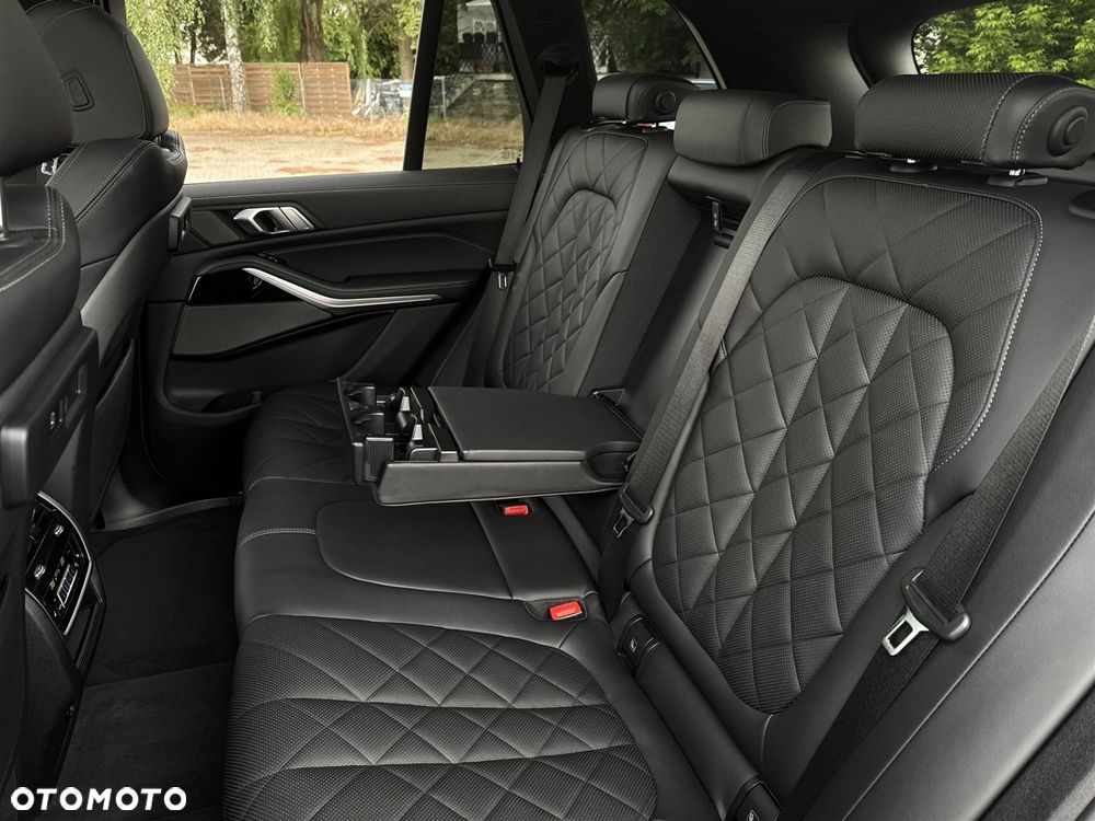 BMW X5 M50i - 23